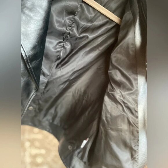 Classic Black Faux Leather Moto Jacket Edgy Streetwear Rocker Downtown Grunge - Picture 5 of 9